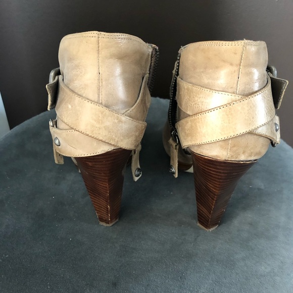 Guess Booties - Picture 4 of 5